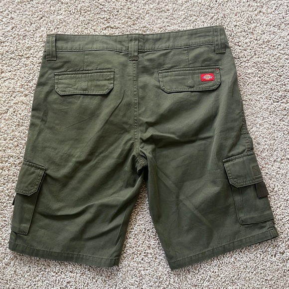 Dickies brand cargo shorts - Picture 2 of 8